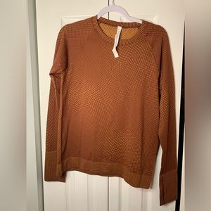 Lululemon size 10 long sleeve